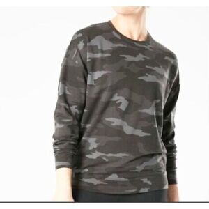 Tiana B. Camo Crew Sweatshirt size medium